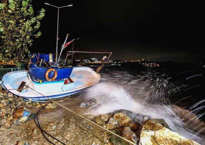 Turkey, storm left giant waves in Gemlik (Bursa)