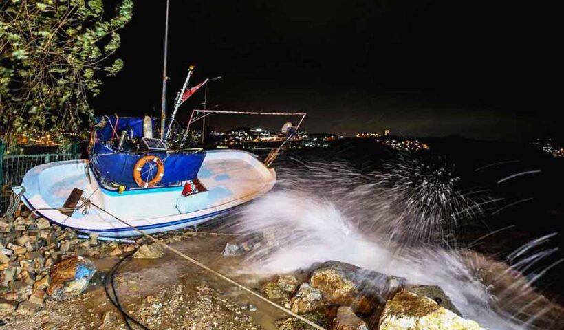 Turkey, storm left giant waves in Gemlik (Bursa)