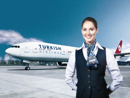 azafata de Turkish Airlines