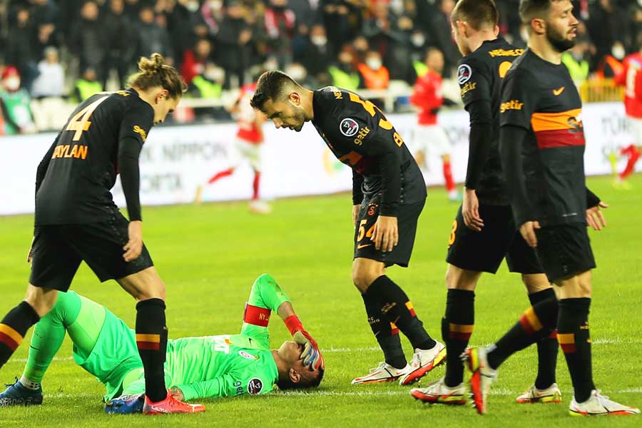 Galatasaray, Muslera injured