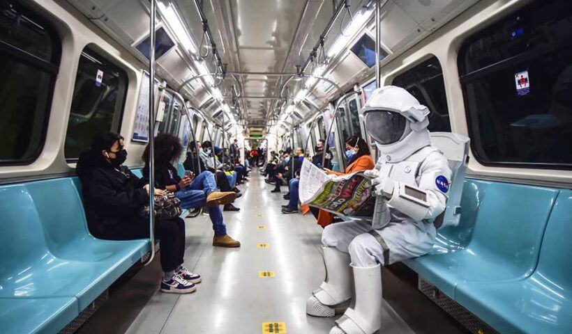 Istanbul, astronaut in the metro
