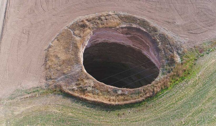 Turkey, giant holes in Konya