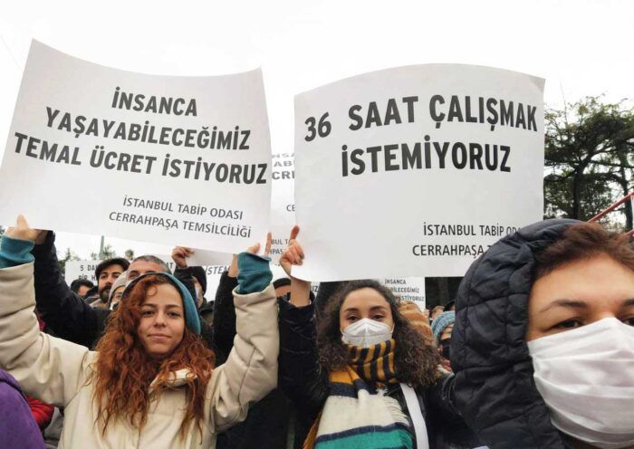 Turkey, health workers on strike