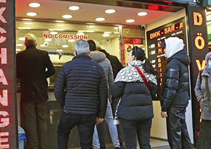 Turkey, queues at exchange offices