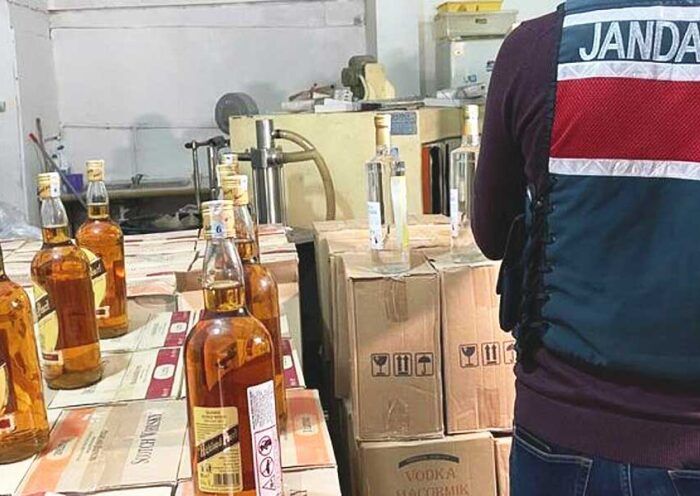 Turkey, raid against illegal alcohol