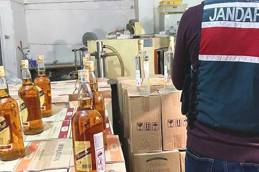 Turkey, raid against illegal alcohol