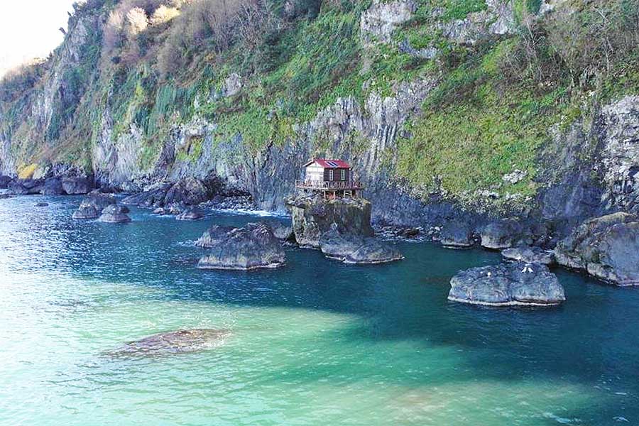 Turquía, casa en el mar como refugio durante la pandemia