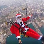 Turquía, Papa Noel volando en parapente