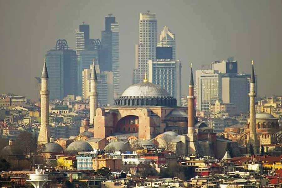 Estambul, rascacielos y Santa Sofía