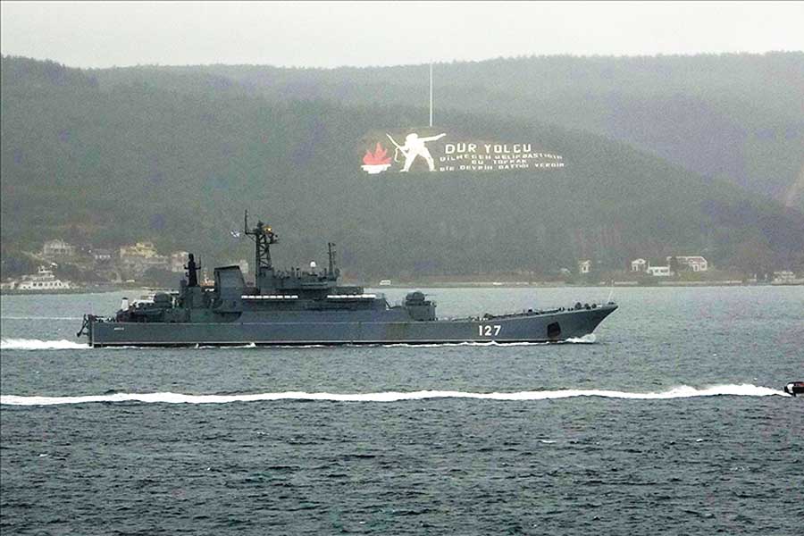 Turkey, Russian warship crossing the straits