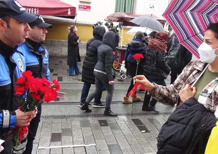 Istanbul, flowers for women on March 8