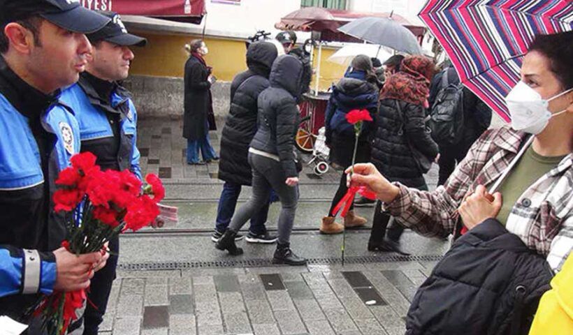 Istanbul, flowers for women on March 8