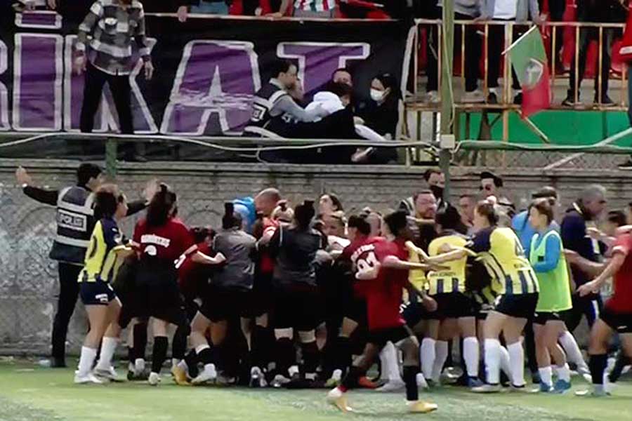 Turkey, women's football league match ends in brawl