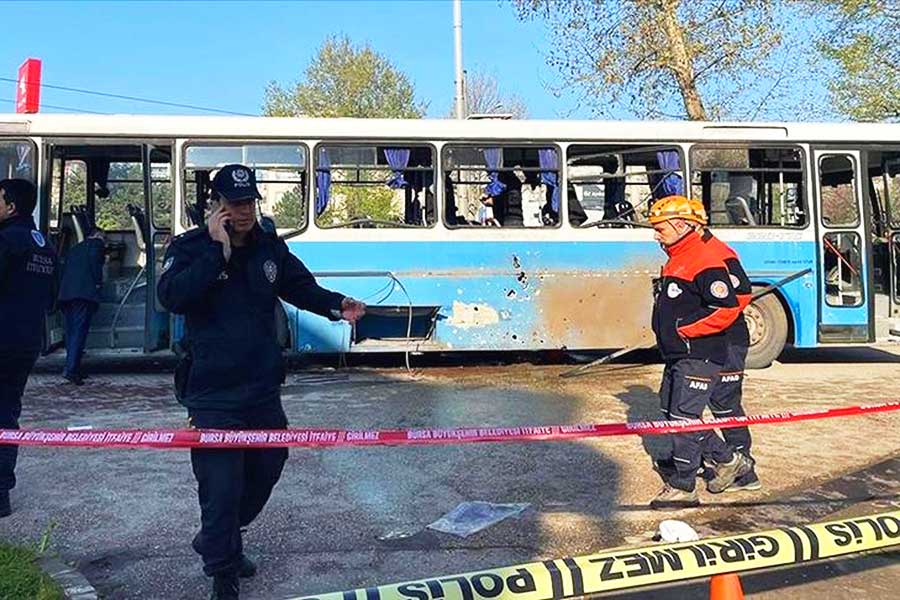 Turquía, atentado contra autobús en Bursa