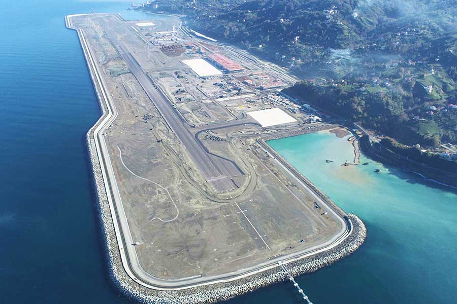 Turquía, aeropuerto en el mar Rize-Artvin