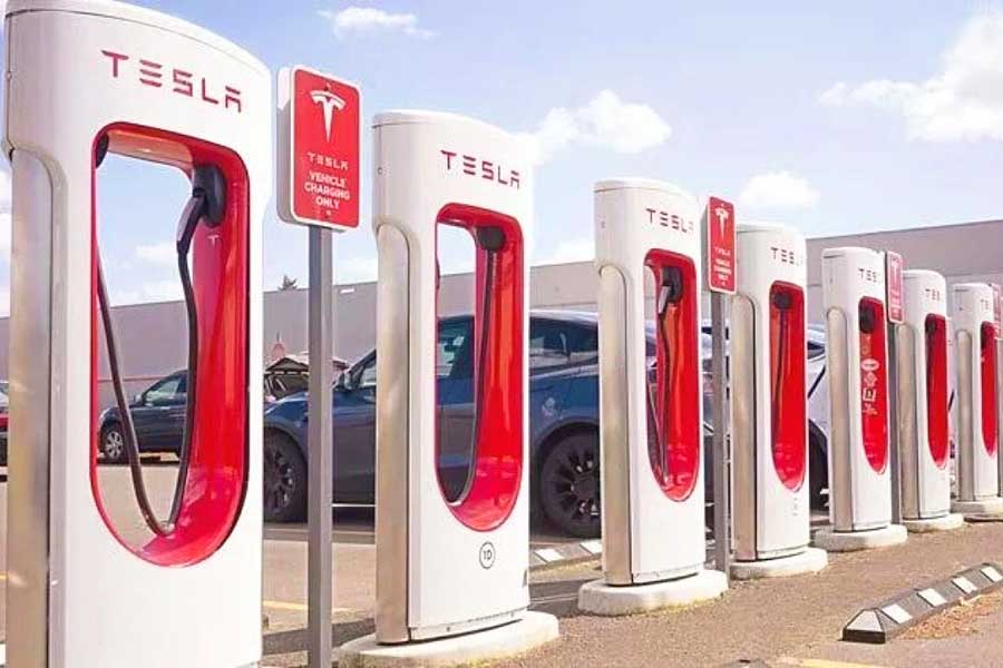 Tesla, superchargers
