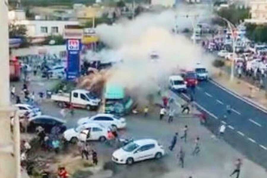Turquía, camión embiste a una multitud en Mardin