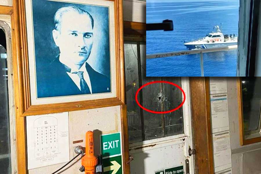 Greek coastguards fire upon Turkish ship