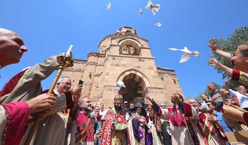 Turkey, Akdamar Church mass