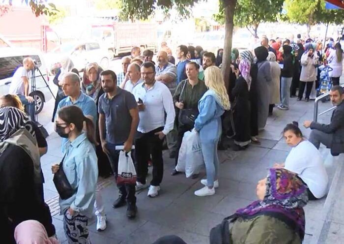 Turkey, queues for social housing
