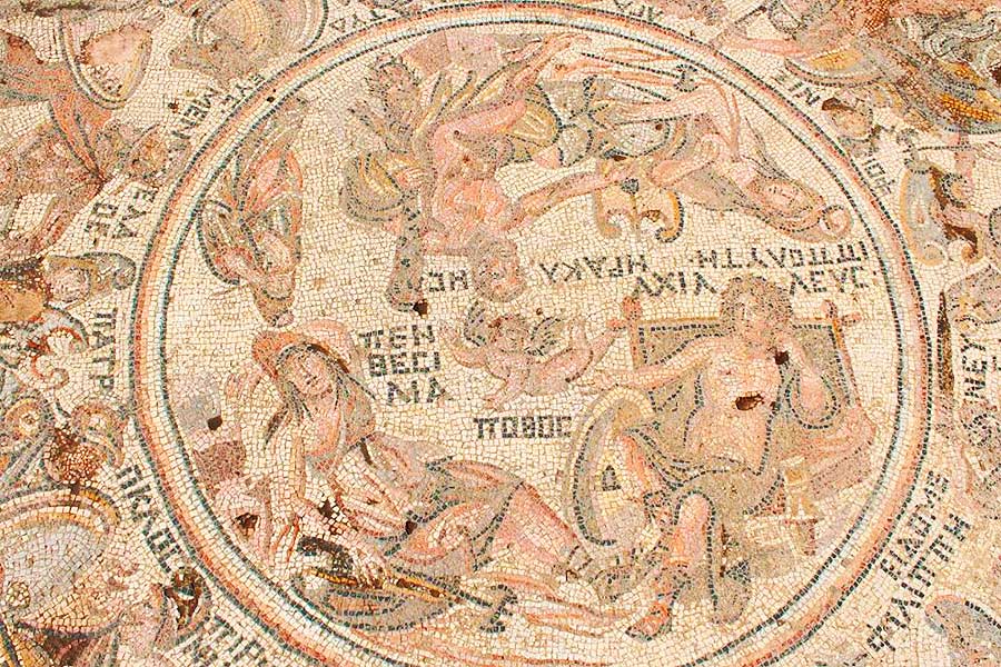 Siria, mosaico romano con Amazonas hallado en Homs