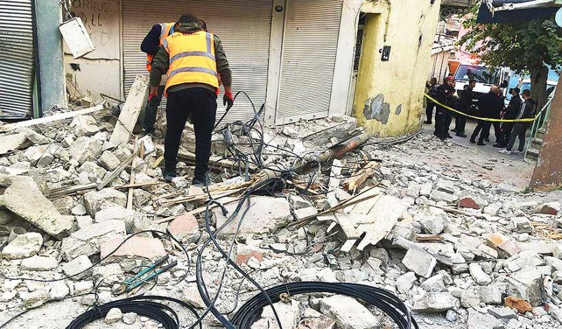 Turkey, earthquake in İzmir