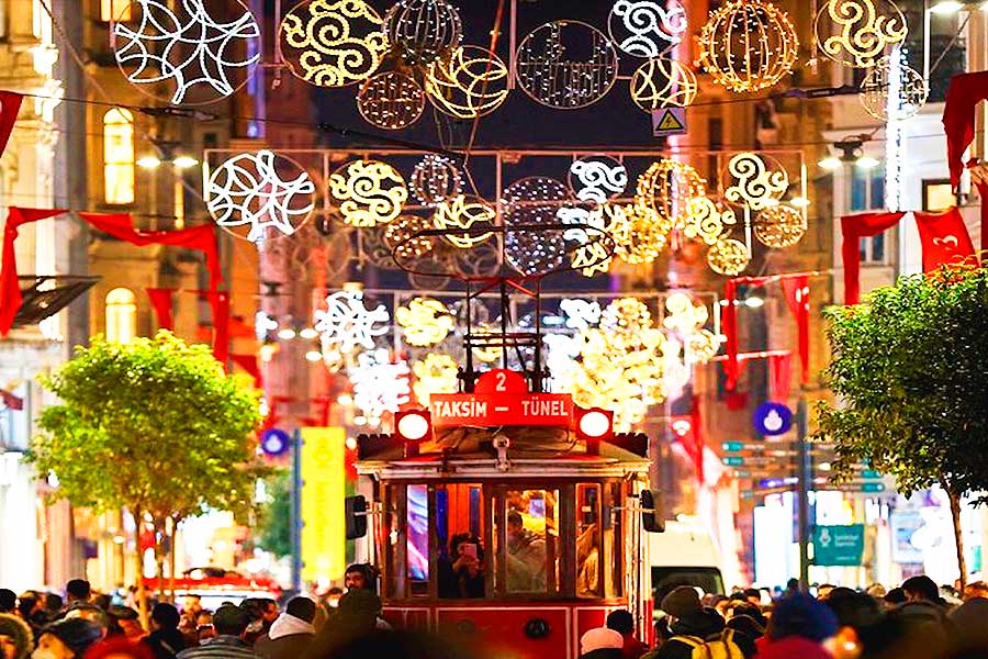 Istanbul, Christmas at İstiklal Avenue