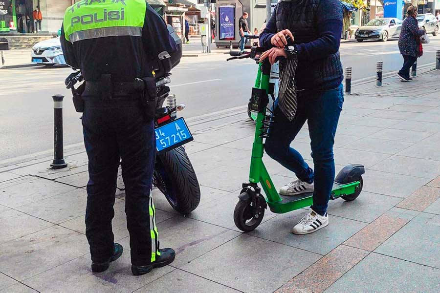 Istanbul, electric scooter fined