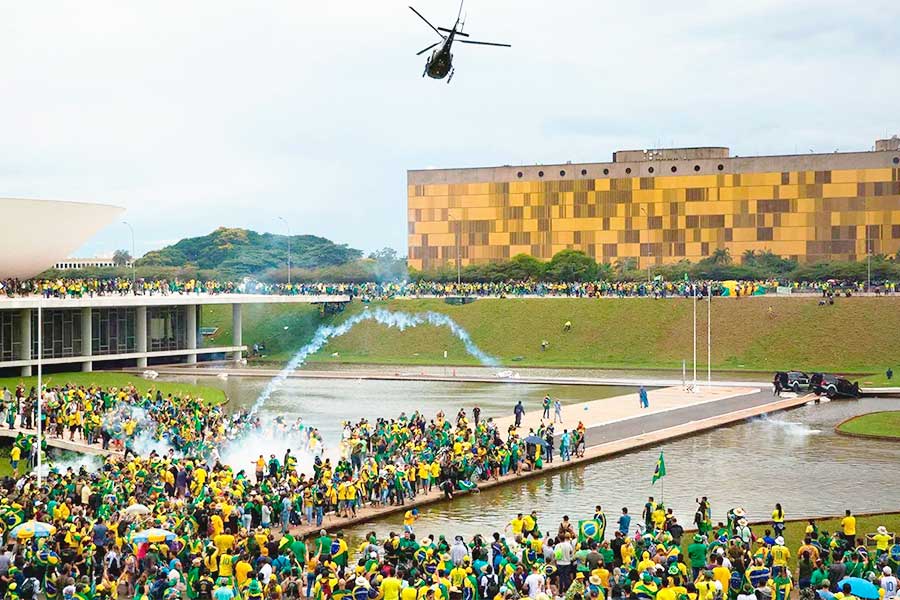 Brasil, asalto de los partidarios de Bolsonaro en Brasilia