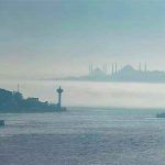 Estambul, niebla en el Bósforo