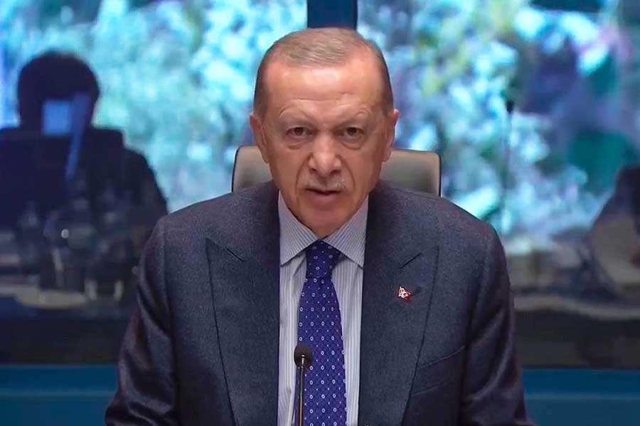 Erdoğan declara estado de emergencia tras los terremotos