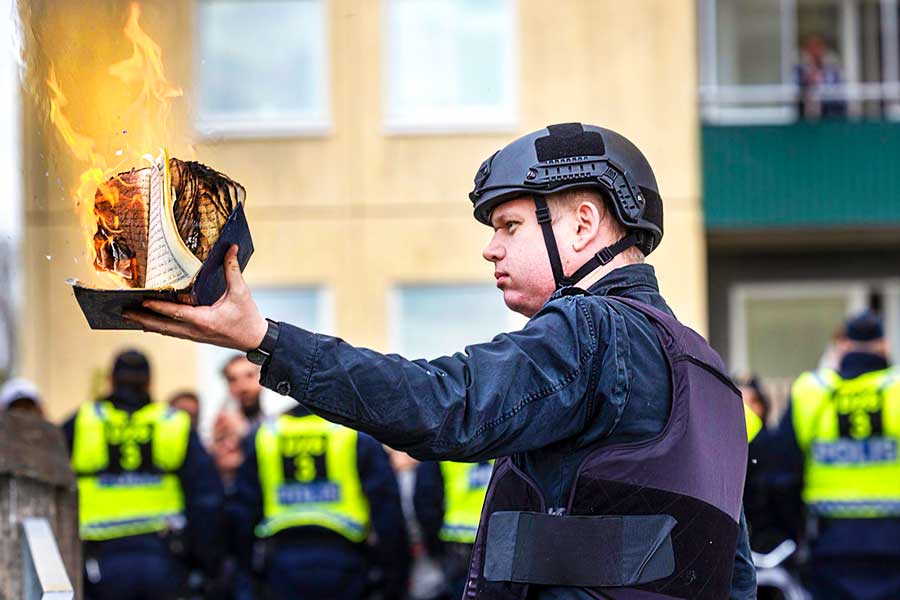 Paludan, Koran burning