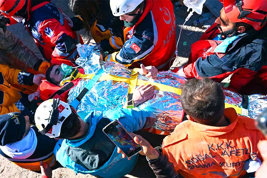 Terremoto en Turquía: rescatado tras 8 días