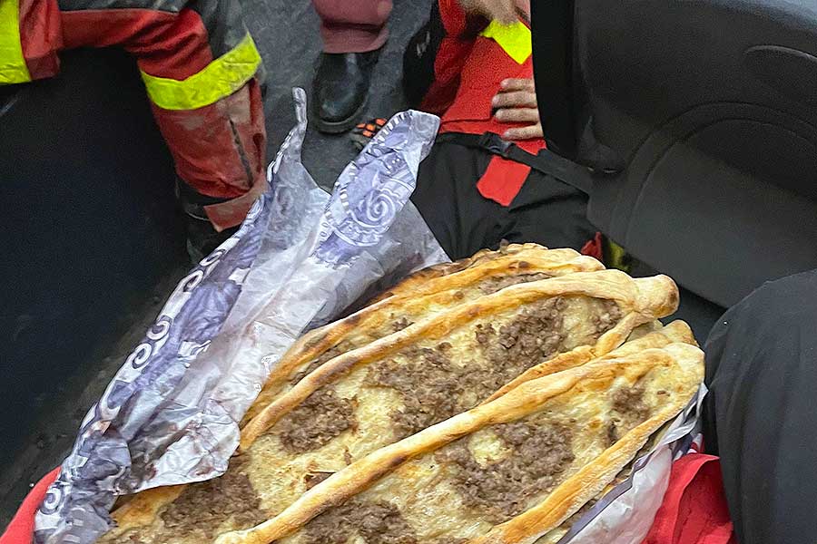 Turkey, Turkish hospitality with Spanish rescuers