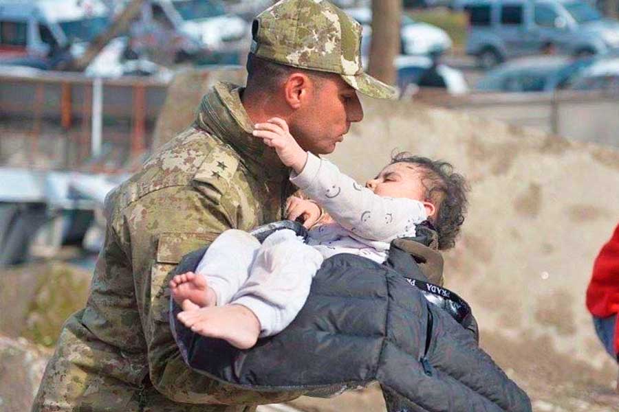 Turquía, niños supervivientes del terremoto