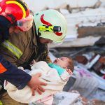 Turquía, rescate de un bebé durante el terremoto