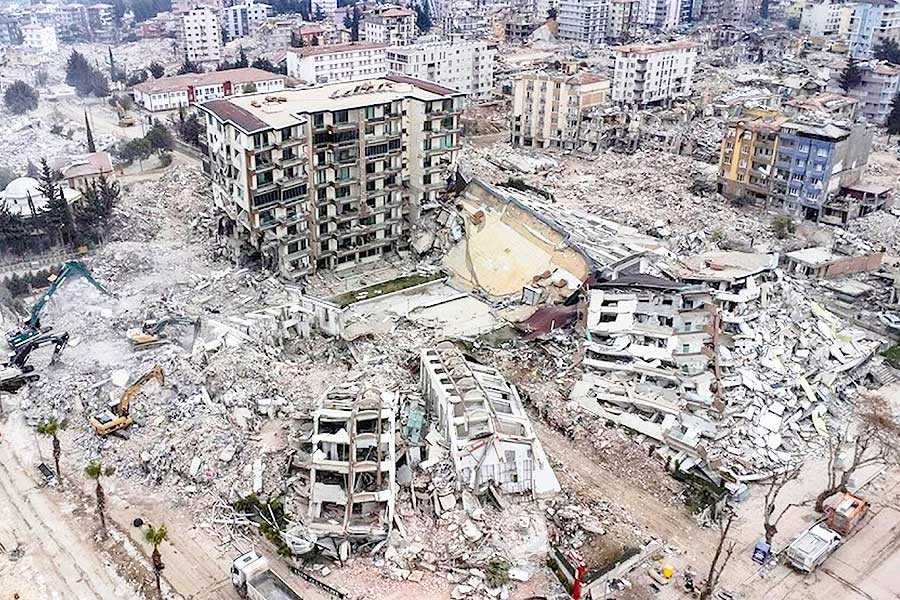 destrucción tras los terremotos en Turquía