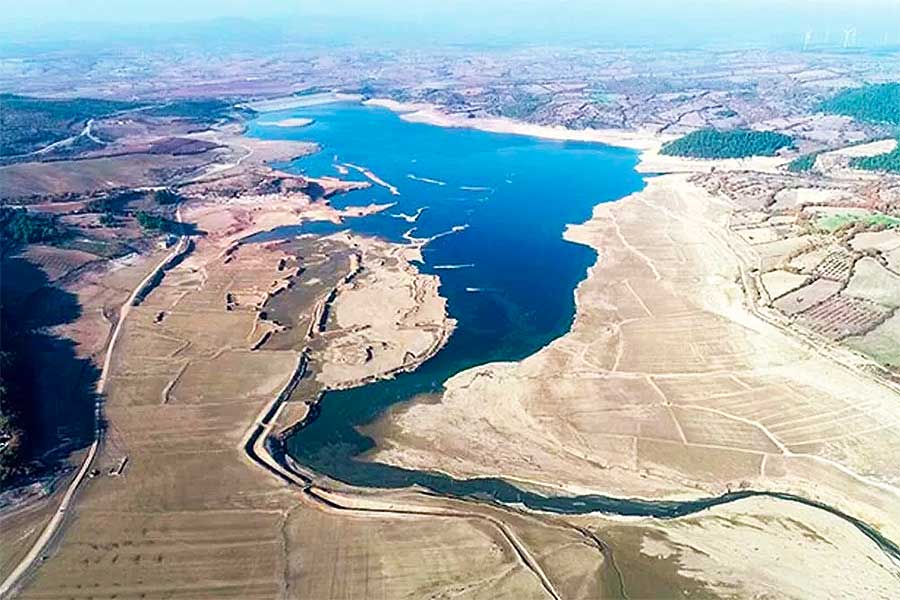 Turkey, dam dried up by drought