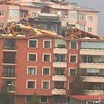 el viento arranca tejados en la capital turca