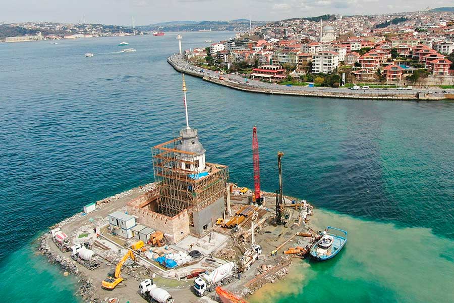 Estambul, restauración de la Torre de la Doncella