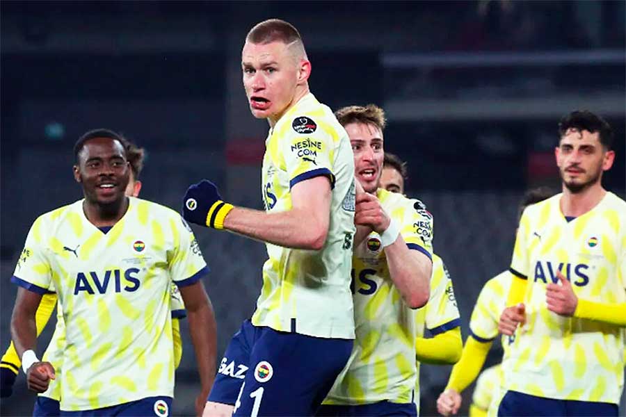 Fenerbahçe, goal by Attila Szalai