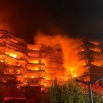 Turquía, incendio en un edificio de lujo en Izmir