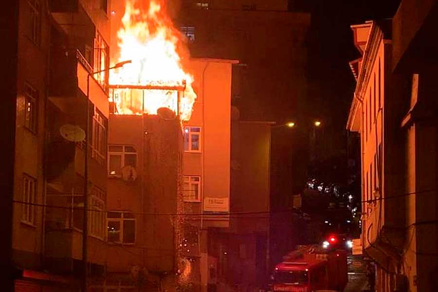 Estambul, incendio en Kağıthane