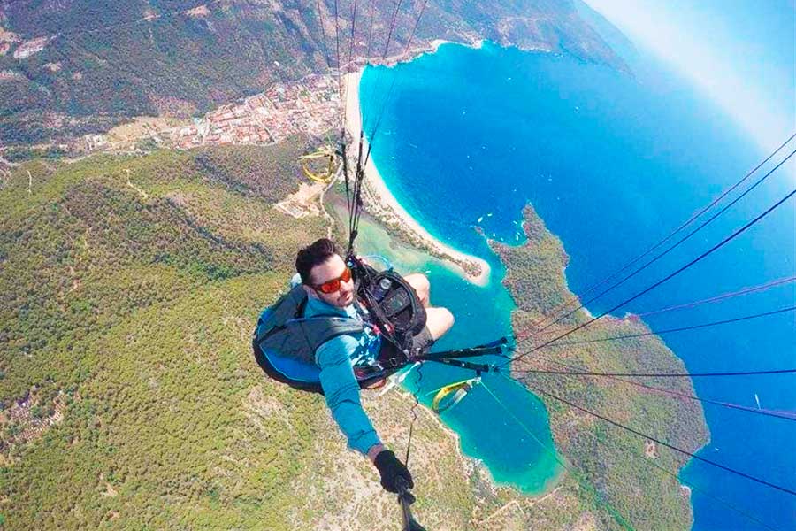 Turkish paraglider Orkut Baysal