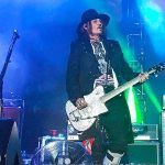 Johnny Depp en un concierto en Estambul