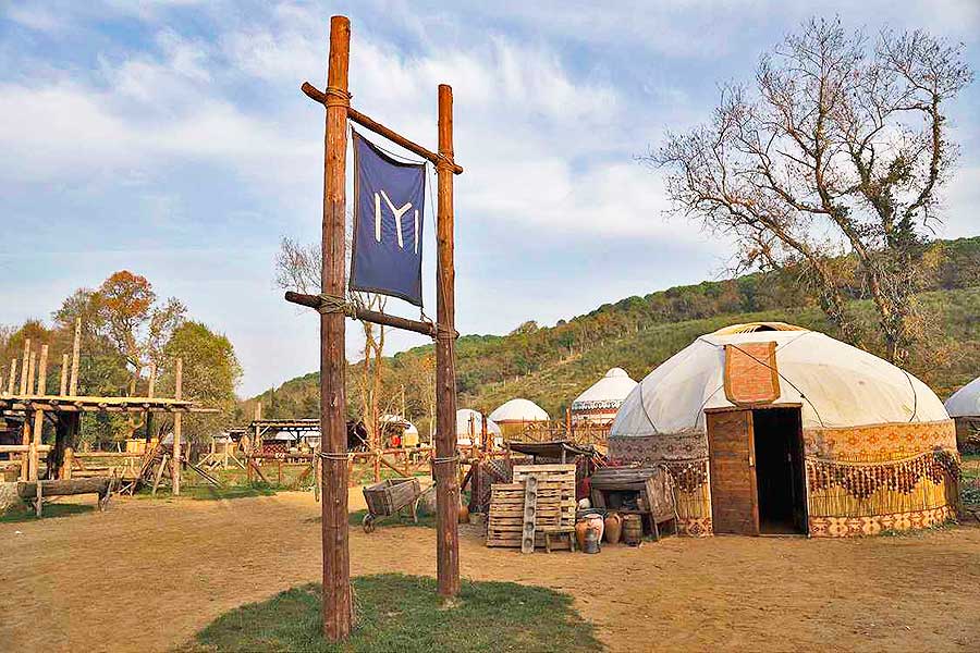 Resurrection Ertuğrul film set