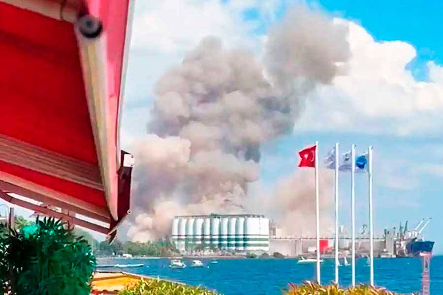 Turquía, explosión en el puerto de Kocaeli