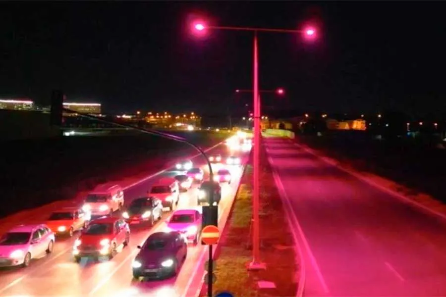 Bursa, streets illuminated in pink for breast cancer