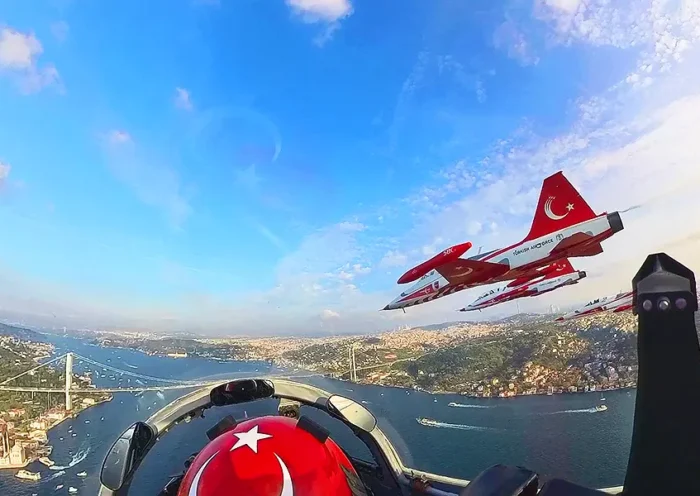 Istanbul, images from cockpit view