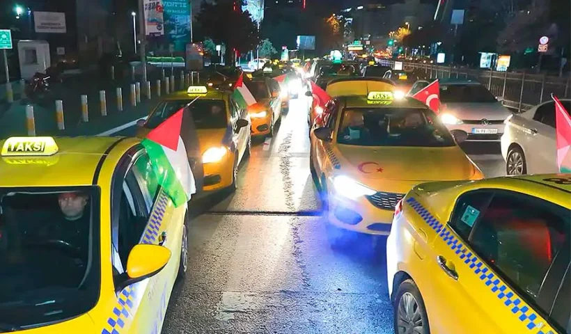 Istanbul, taxi drivers protest against Israel
